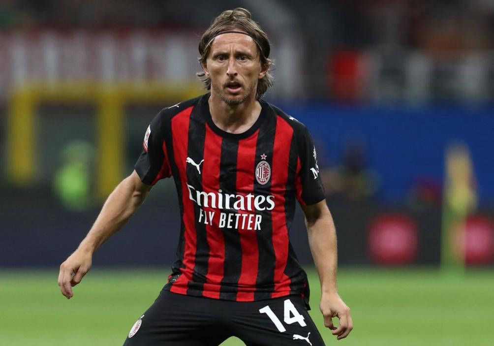 世界波直挂死角，全场尖叫