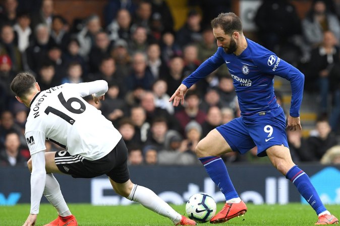 歌名应景，著名歌唱家波切利在世界杯抽签仪式演唱《今夜无人入眠》