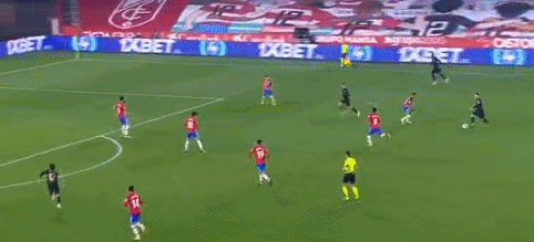 足坛悲喜一夜！AC米兰0-1爆冷被淘汰，13场不败终结，曼联1-1被绝平